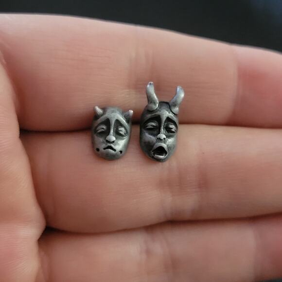 Creepy goblin demon baby face mismatch earrings - Picture 1 of 1